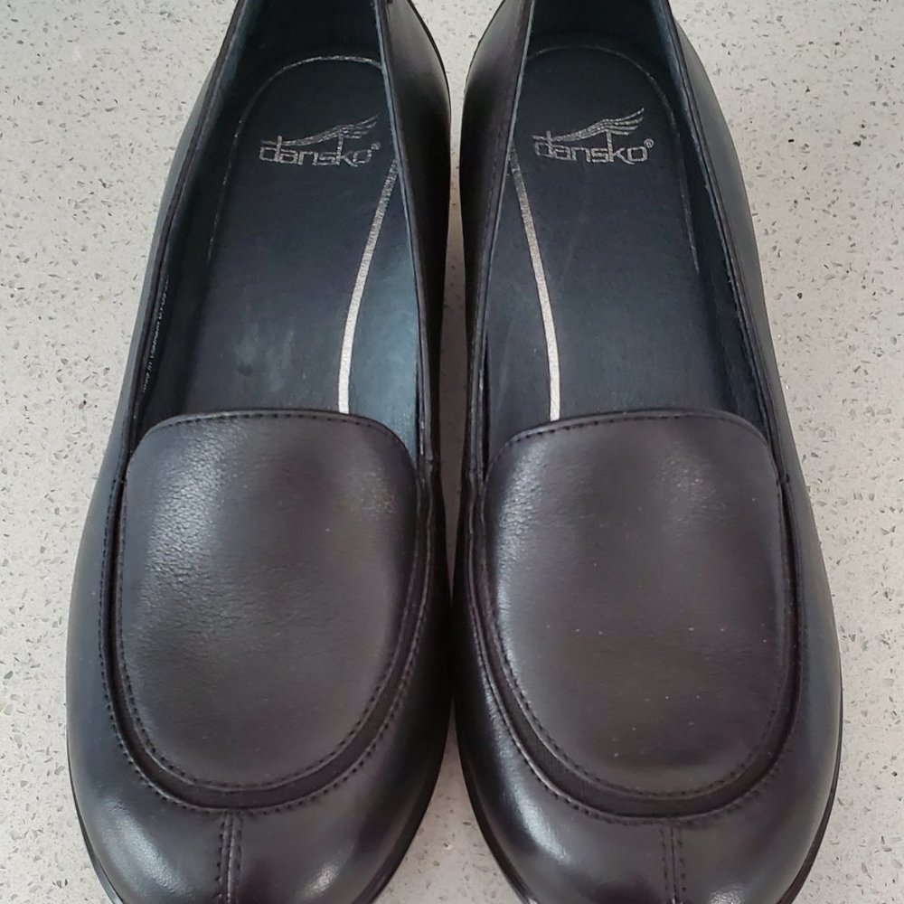 Dansko Ladies Size 6 [36] Black Leather Loafer